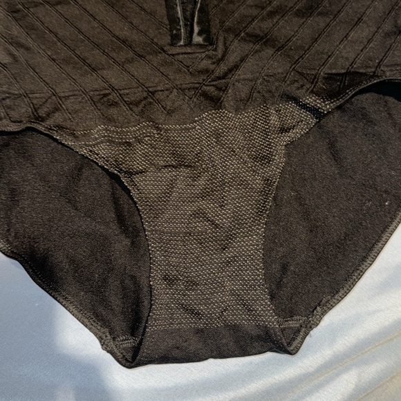 Belly Bandit C-Section Undies - Picture 4 of 7